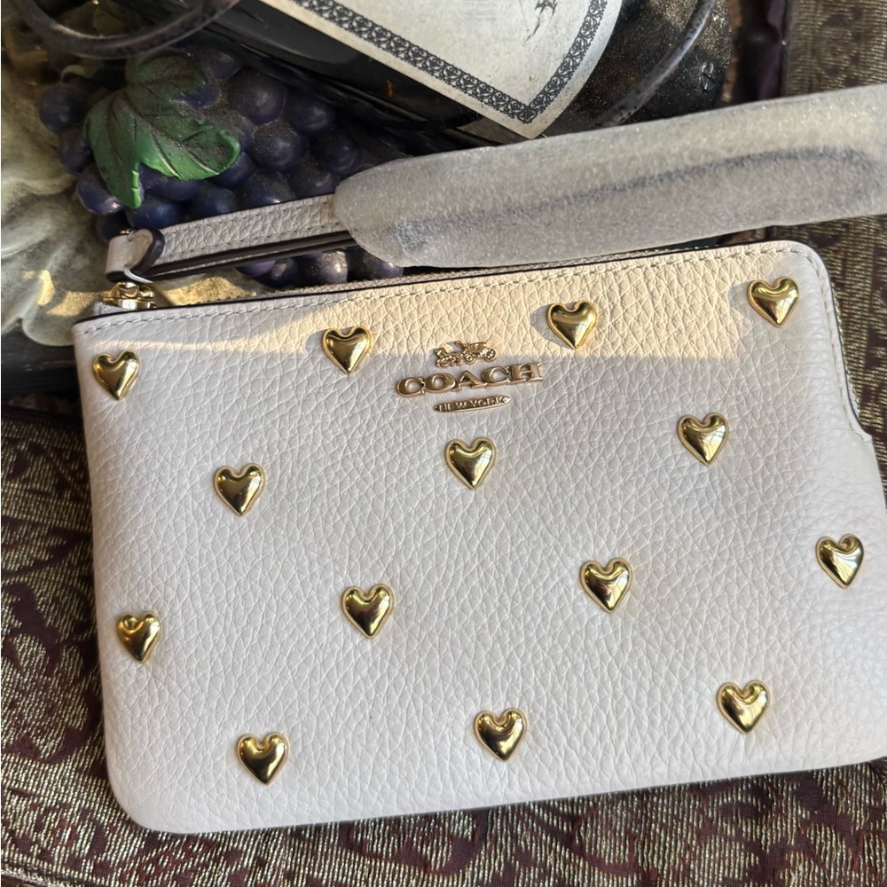Authentic COACH Gold Hearts smooth leather zip wristlet